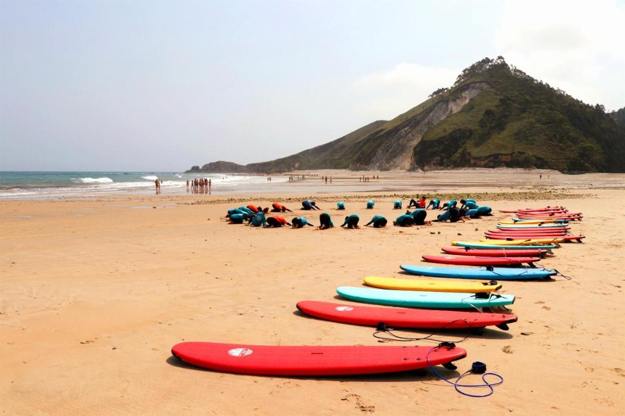 Llanes Surfcamp & Hostel エクステリア 写真