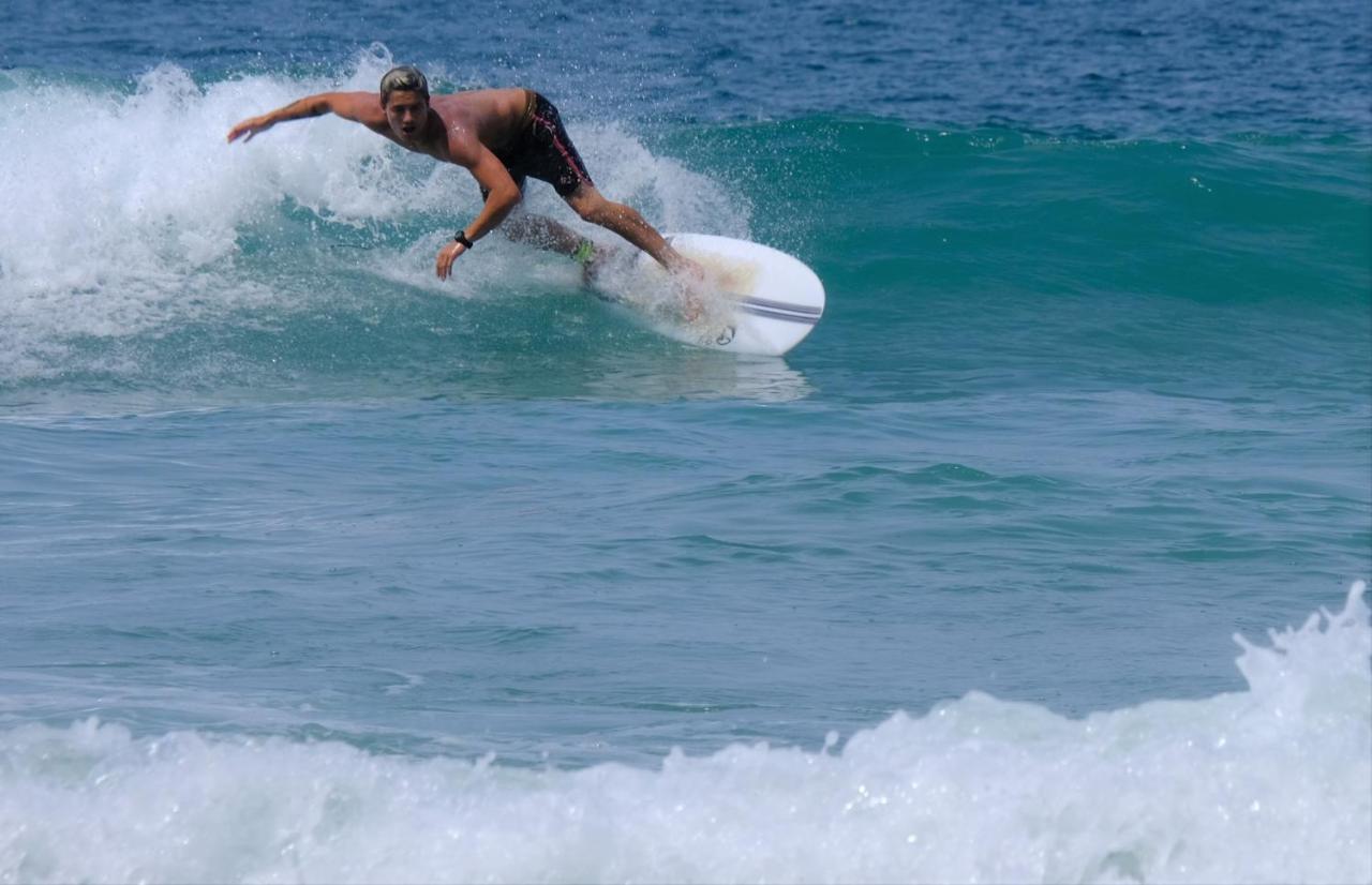 Llanes Surfcamp & Hostel エクステリア 写真