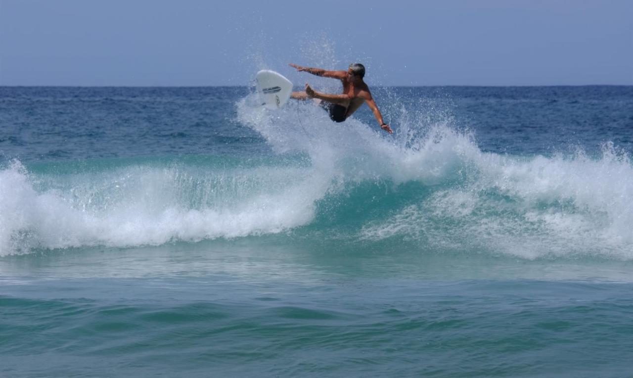 Llanes Surfcamp & Hostel エクステリア 写真